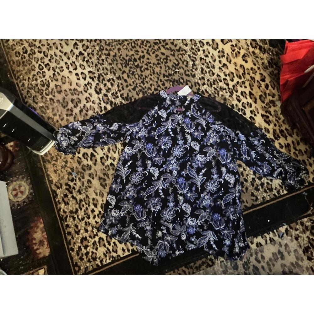 N XL Lace Shoulders Top